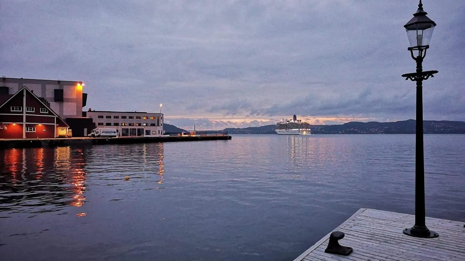 Super Cozy Apartment In Picturesque Neighborhood Bergen