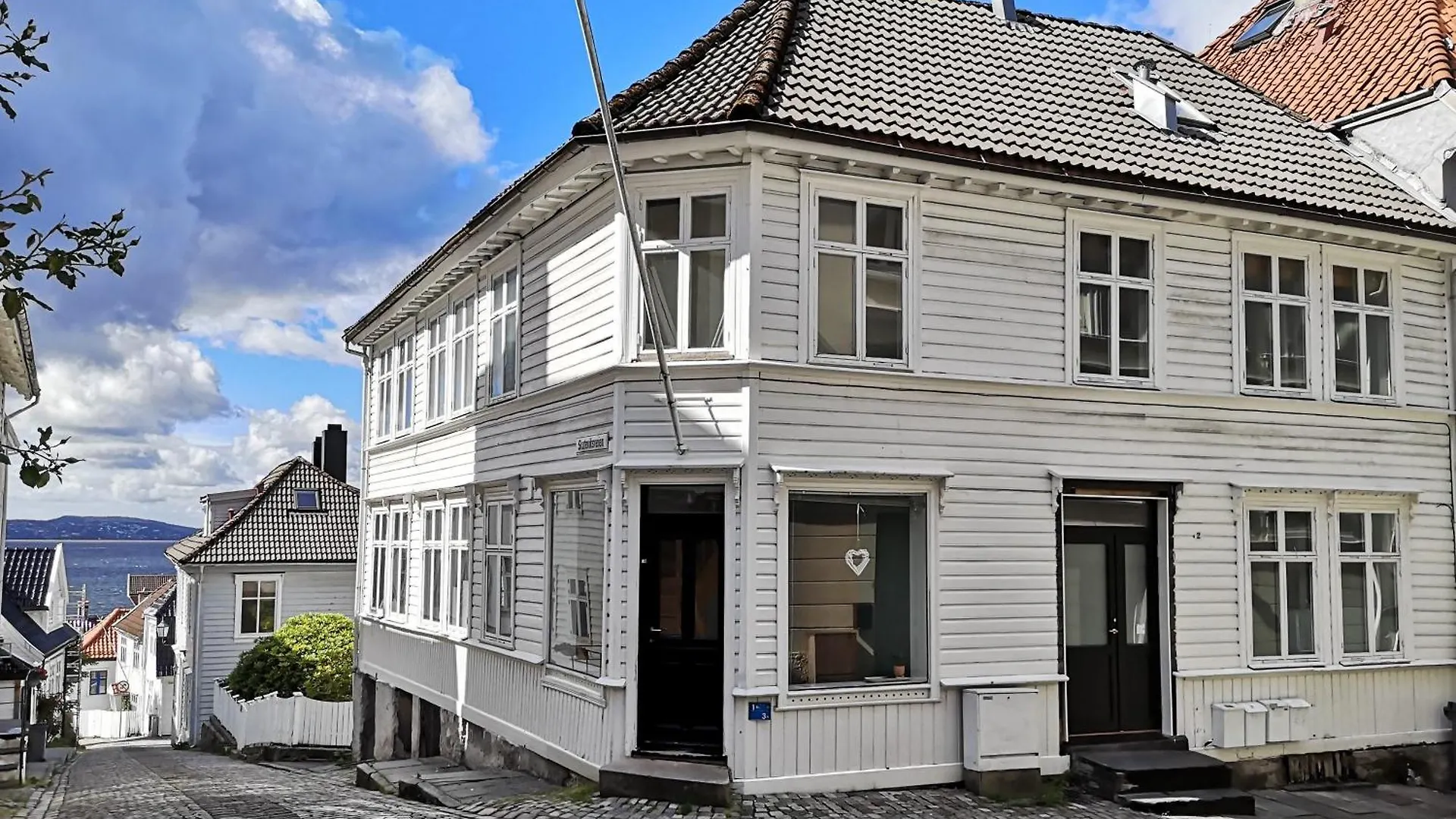 Super Cozy Apartment In Picturesque Neighborhood Bergen