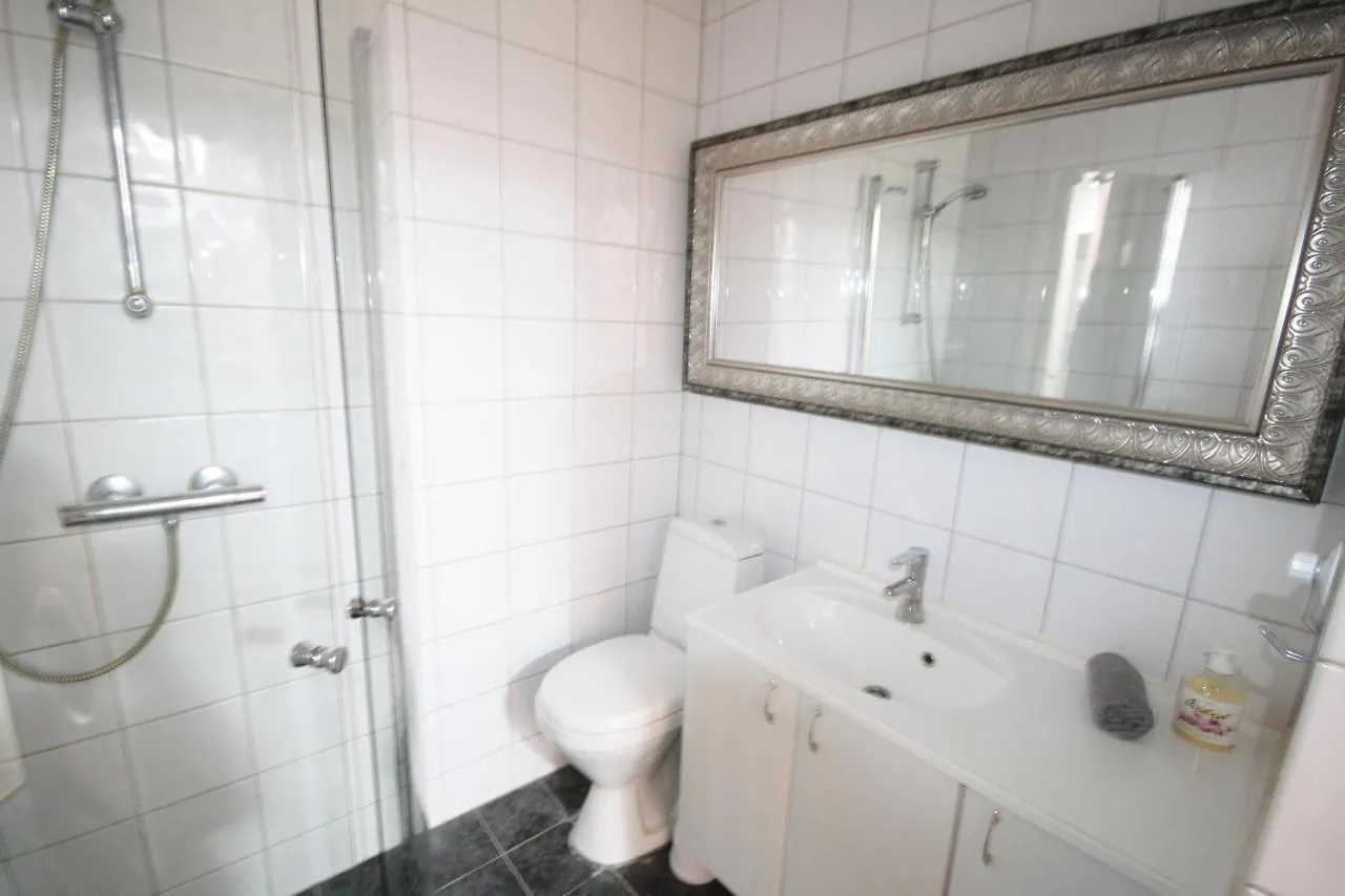Super Cozy Apartment In Picturesque Neighborhood Bergen