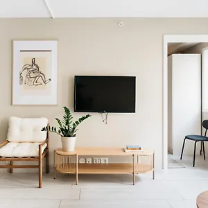 Urban - Scandinavian Comfort With French Balcony Apartment