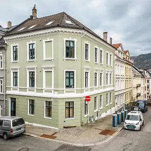 Rosen Apartment